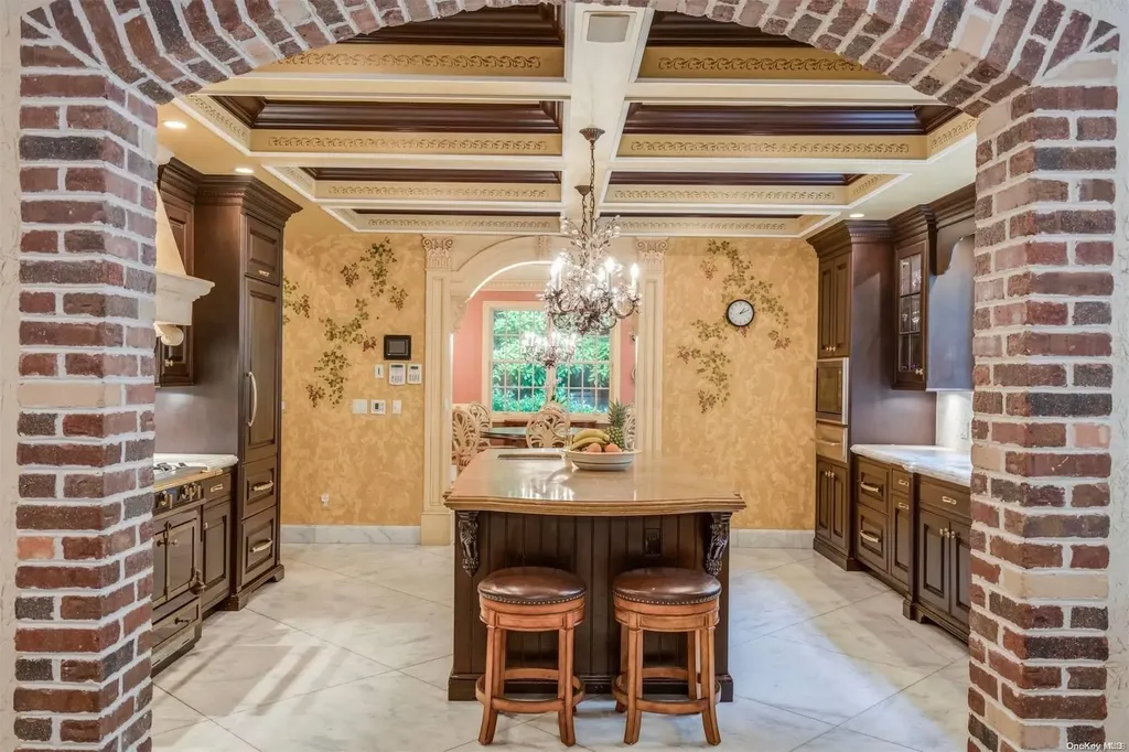 88 Walter Lane Manhasset NY 11030