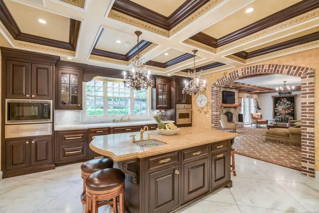88 Walter Lane Manhasset NY 11030