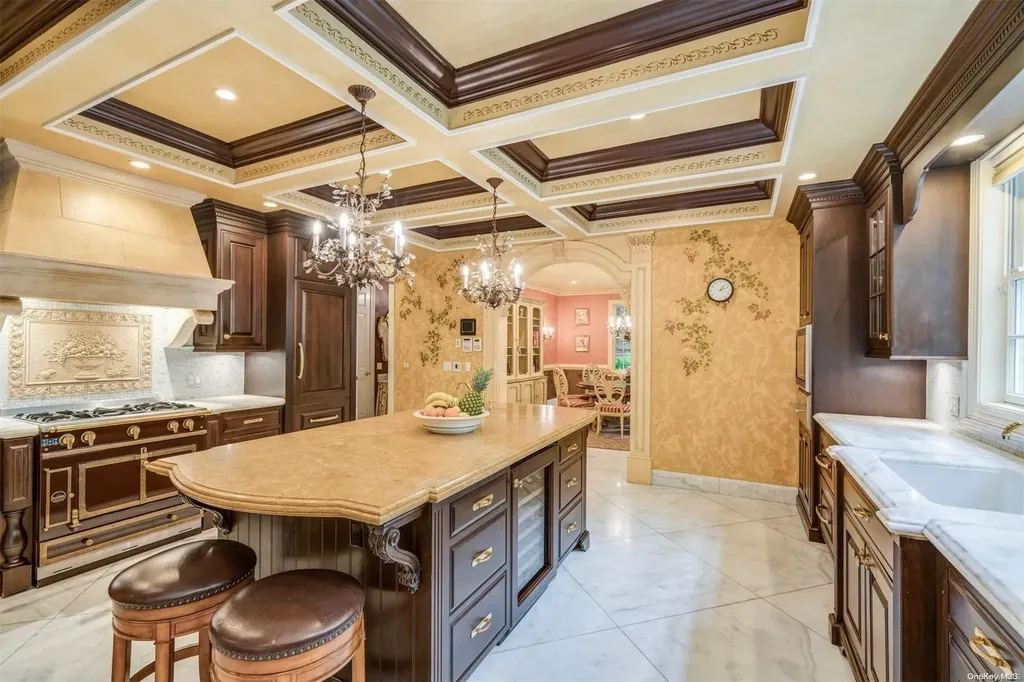 88 Walter Lane Manhasset NY 11030