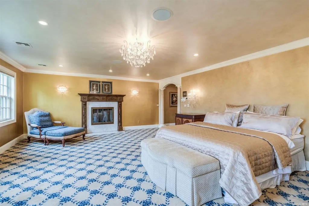 88 Walter Lane Manhasset NY 11030