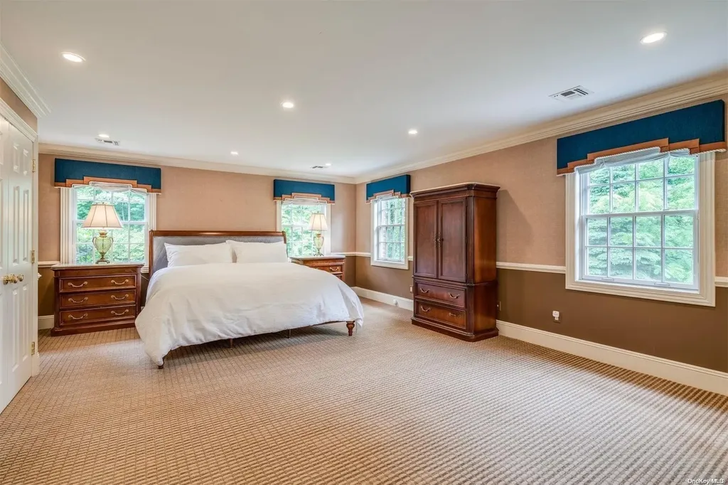 88 Walter Lane Manhasset NY 11030
