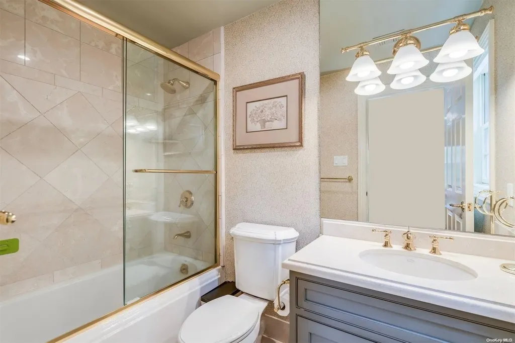 88 Walter Lane Manhasset NY 11030