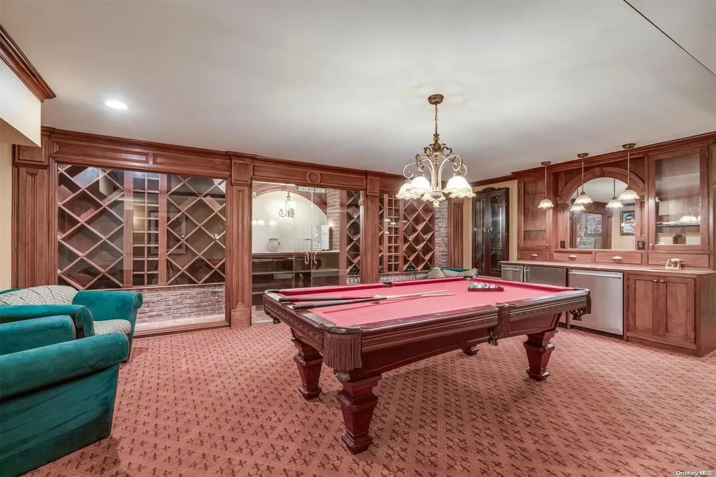 88 Walter Lane Manhasset NY 11030