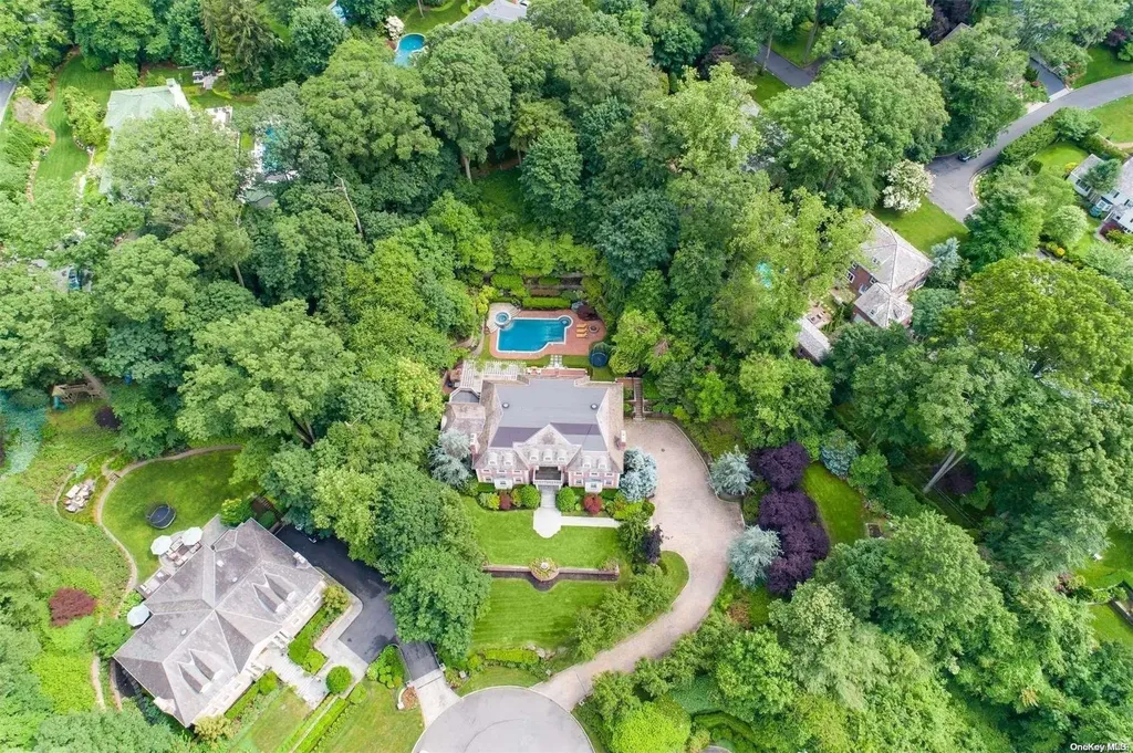 88 Walter Lane Manhasset NY 11030
