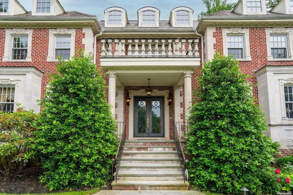 88 Walter Lane Manhasset NY 11030