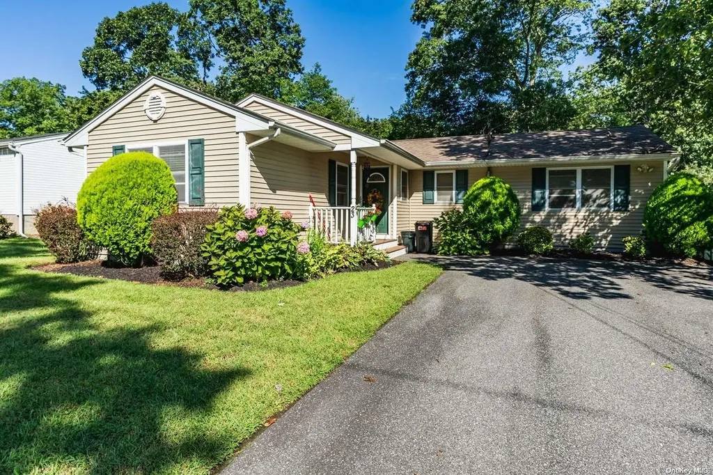 23 Freya Road Rocky Point NY 11778
