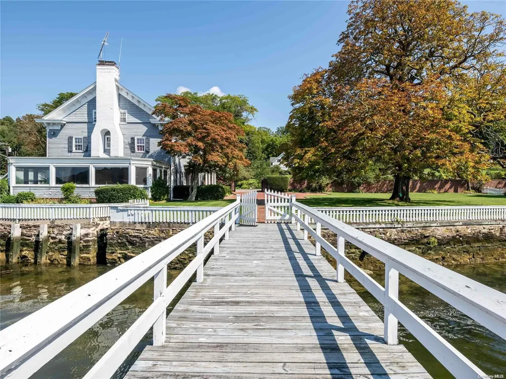 128 Harbor Road Cold Spring Harbor NY 11724