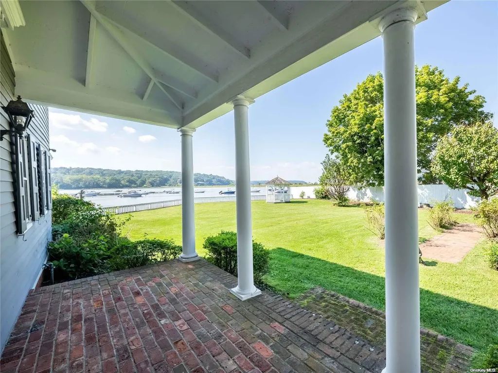 128 Harbor Road Cold Spring Harbor NY 11724
