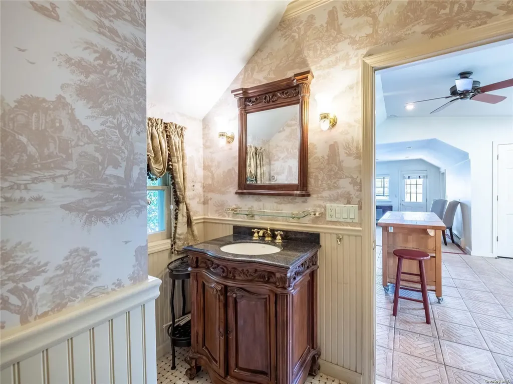128 Harbor Road Cold Spring Harbor NY 11724