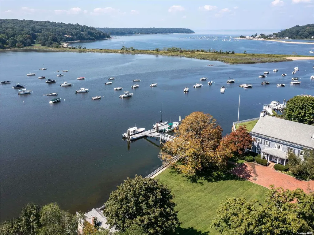 128 Harbor Road Cold Spring Harbor NY 11724