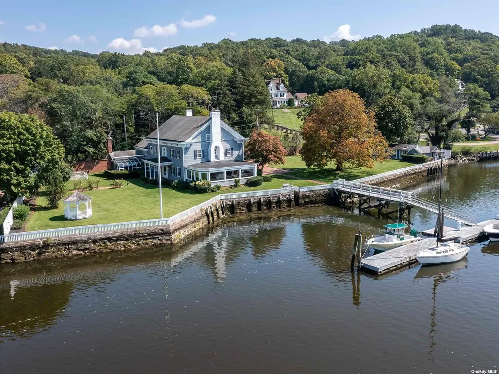 128 Harbor Road Cold Spring Harbor NY 11724