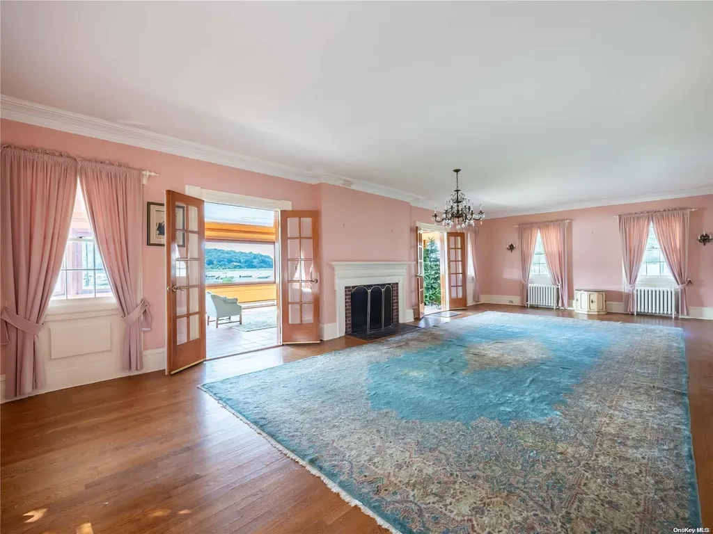 128 Harbor Road Cold Spring Harbor NY 11724