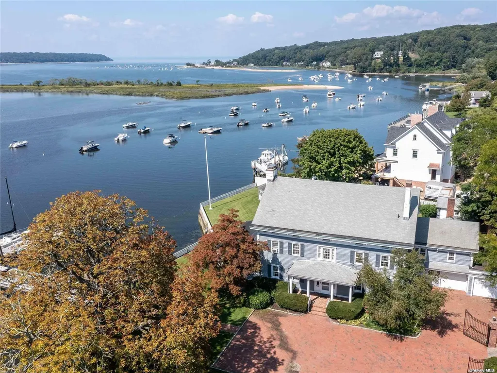 128 Harbor Road Cold Spring Harbor NY 11724