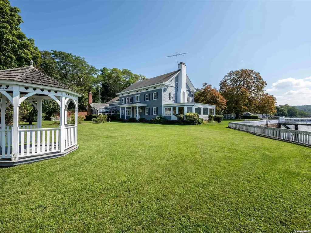 128 Harbor Road Cold Spring Harbor NY 11724