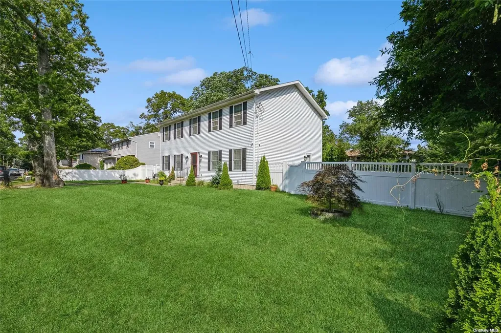 5 Putnam Avenue West Babylon NY 11704