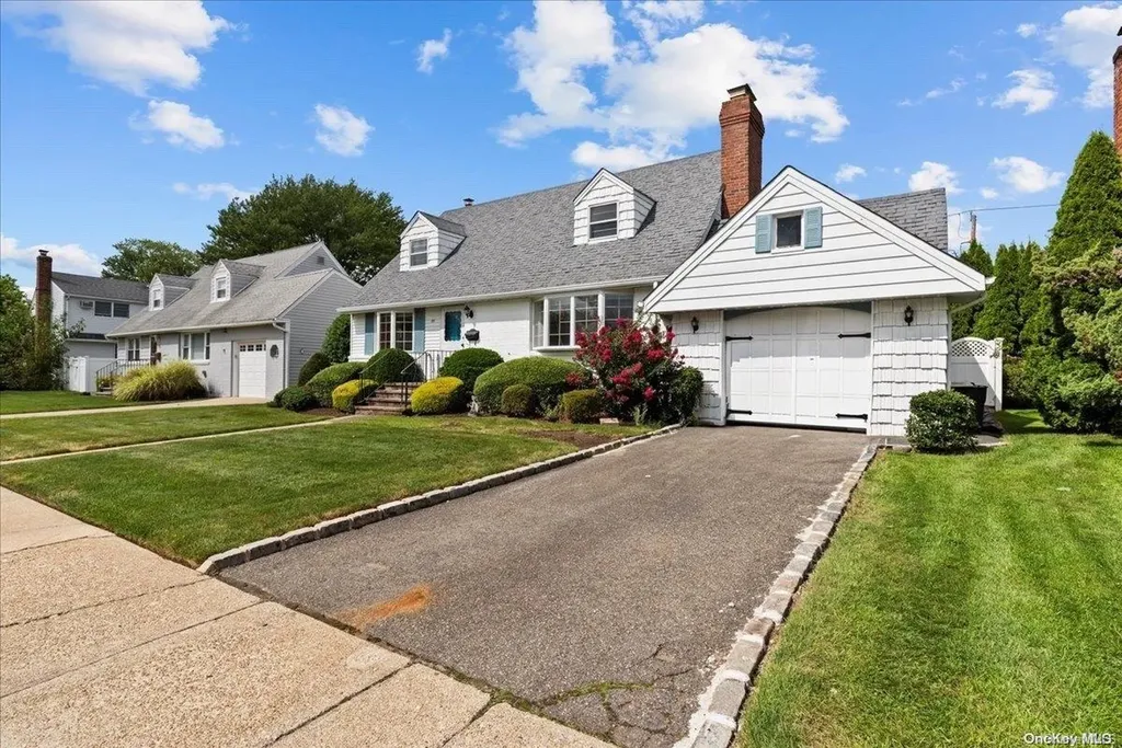54 Amby Avenue Plainview NY 11803