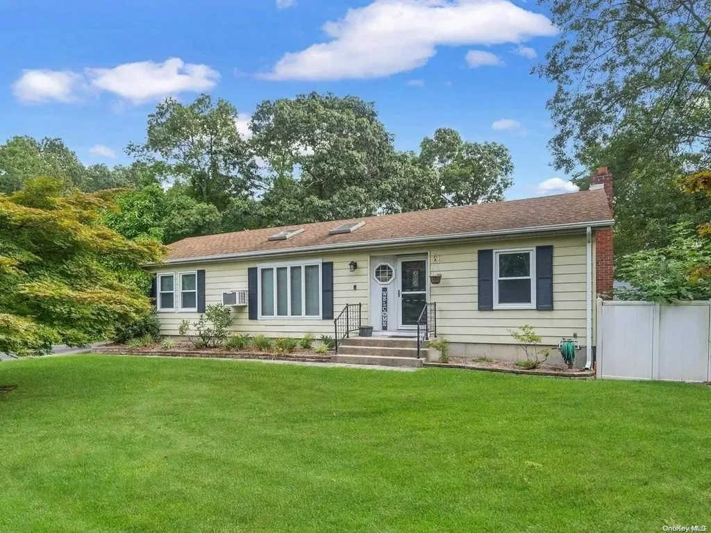 63 Buckley Road Patchogue NY 11772