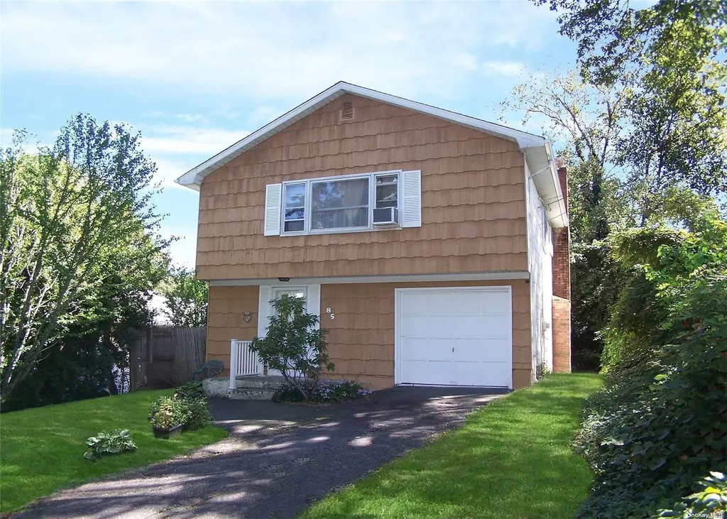 85 Locust Boulevard Ronkonkoma NY 11779
