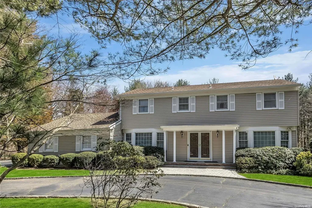 17 Fox Court Syosset NY 11791