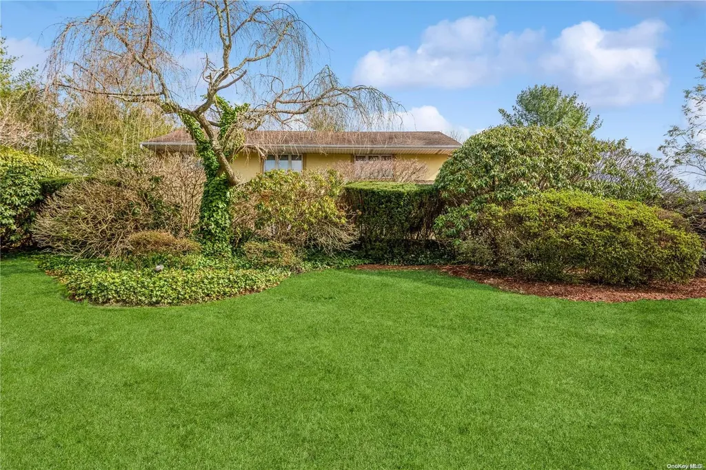 18 Durham Drive Dix Hills NY 11746