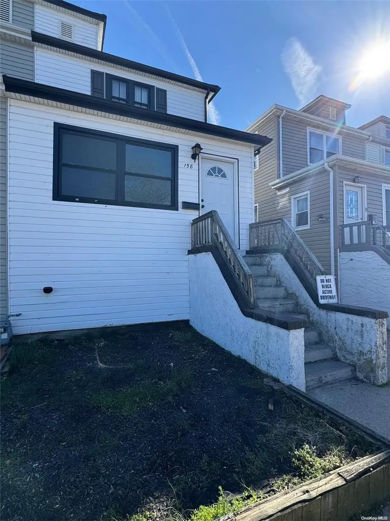 158 E Pine Street Long Beach NY 11561