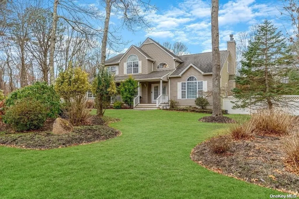 14 Silas Woods Road Manorville NY 11949