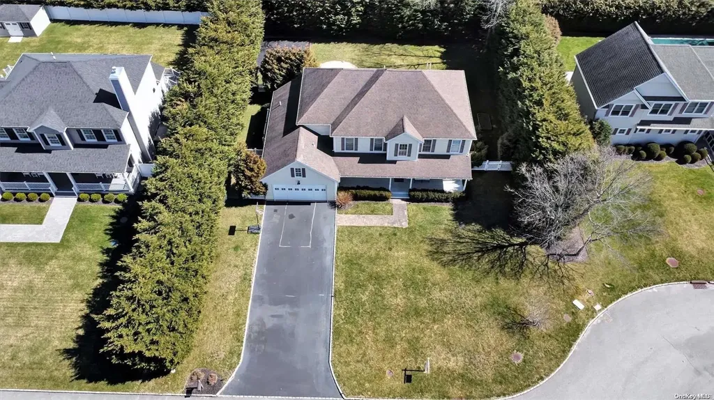 22 Fortune Cookie Lane Hampton Bays NY 11946
