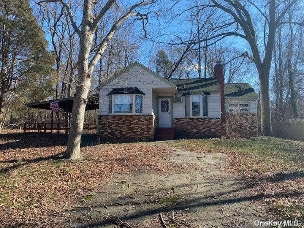 104 Mooney Pond Road Selden NY 11784