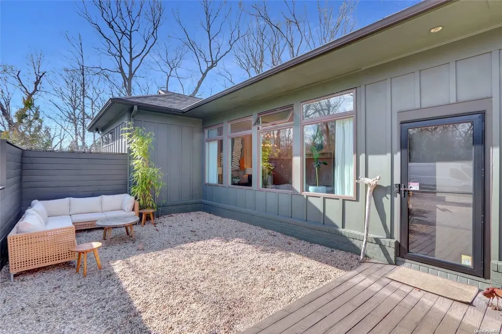 67 Mud Road Setauket NY 11733