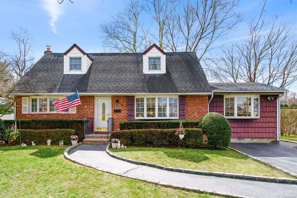 3 Stager Lane Commack NY 11725