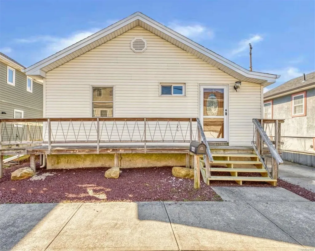 646 Parsonage Place Baldwin NY 11510
