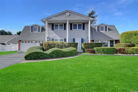 77 Sejon Drive Sayville NY 11782