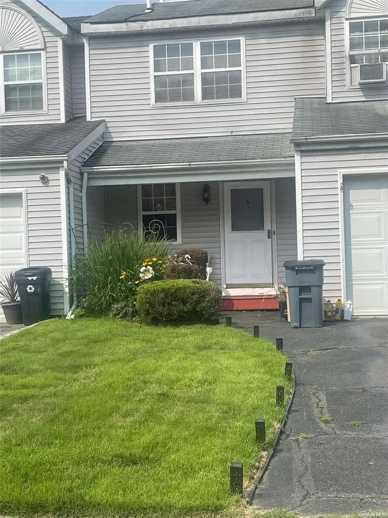 6 Beech Street Central Islip NY 11722