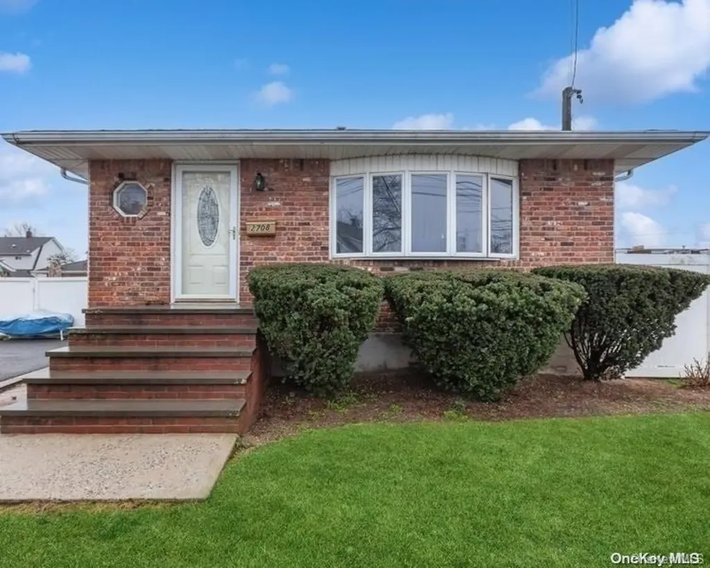 2708 Wilson Avenue Bellmore NY 11710