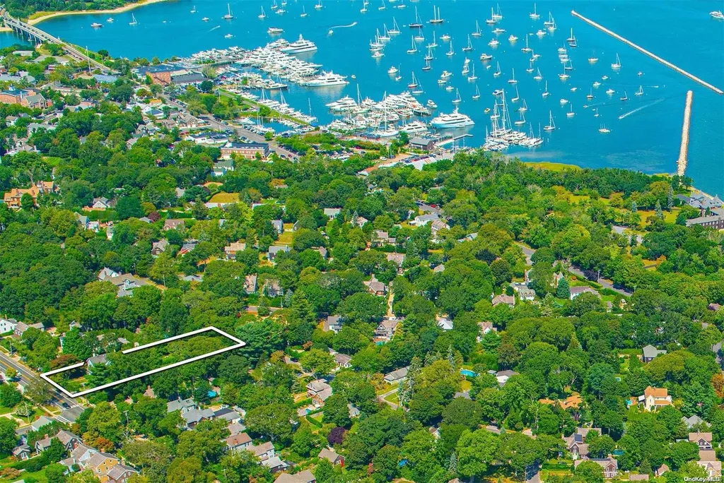 71 Hampton Street Sag Harbor NY 11963