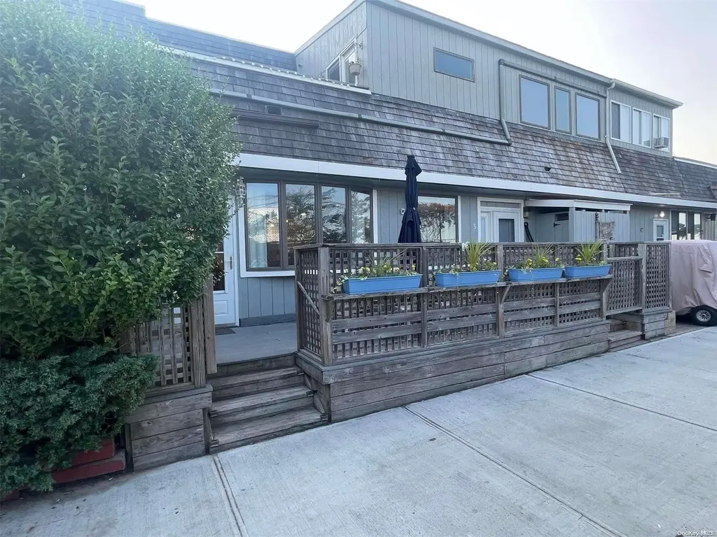 7 Dehnhoff Walk Ocean Beach NY 11770