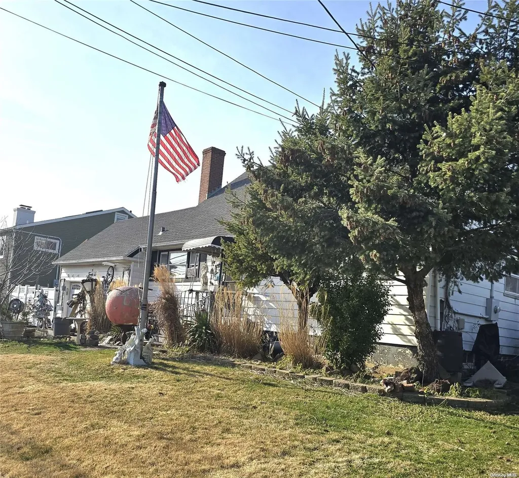 26 W 4th Street Freeport NY 11520