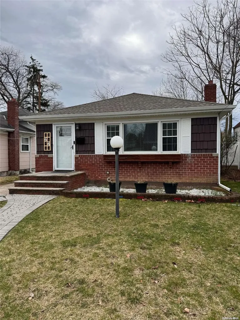 64 W Marshall Street Hempstead NY 11550