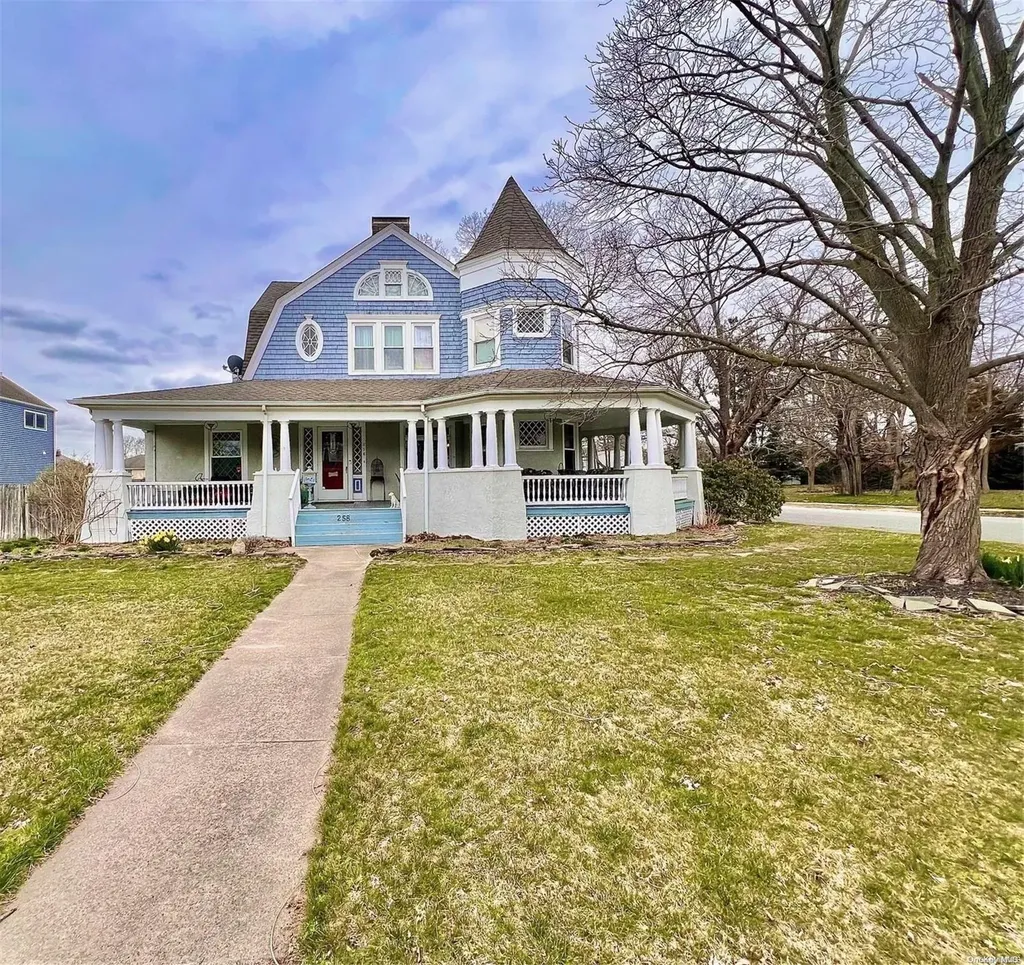 258 N Ocean Avenue Patchogue NY 11772