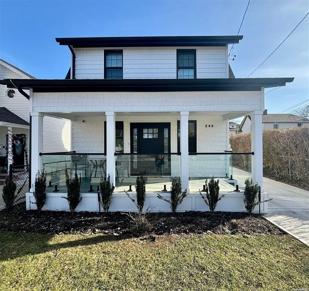 245 Garfield Avenue Mineola NY 11501