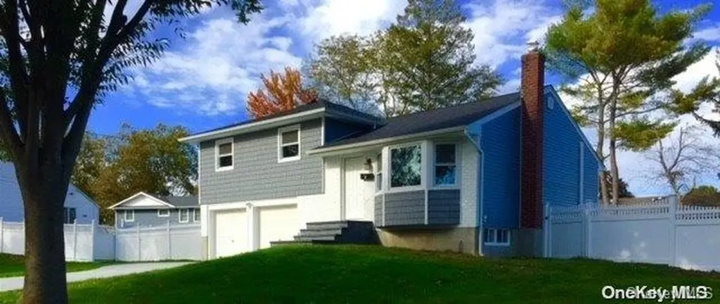 6 Hedgerow Lane Commack NY 11725