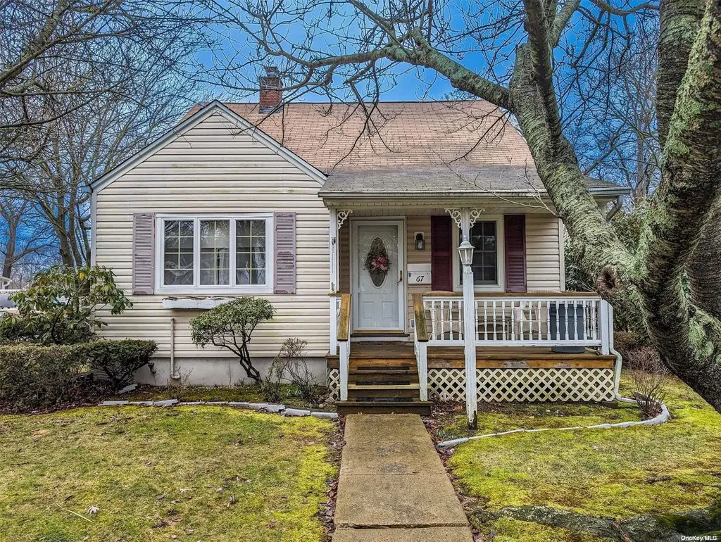 67 Brook Street Islip NY 11751