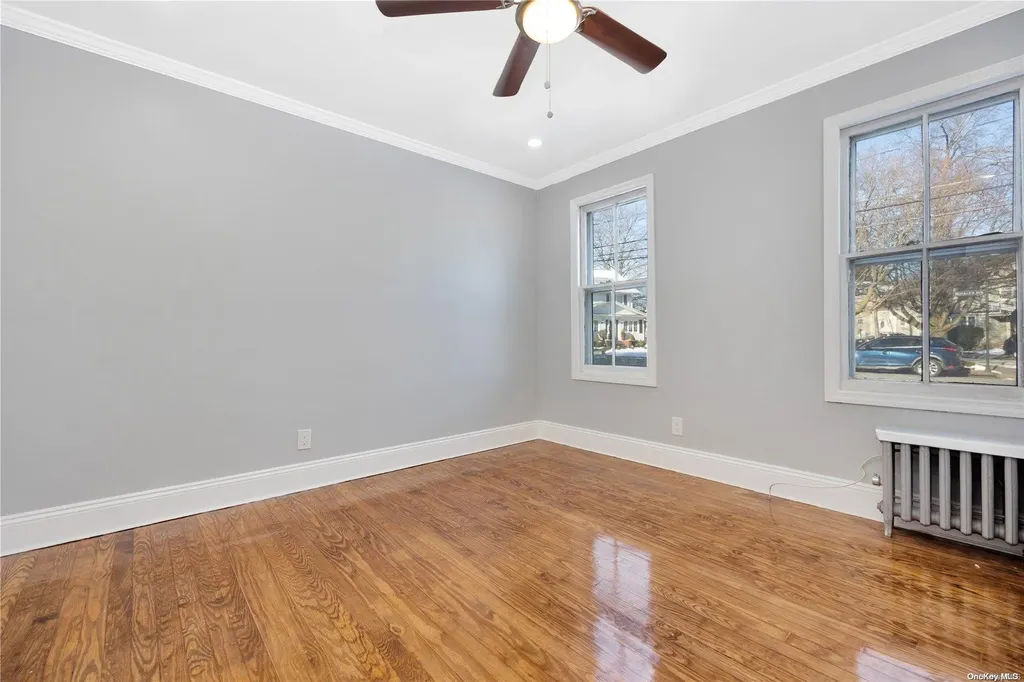 160 Rocklyn Avenue Lynbrook NY 11563