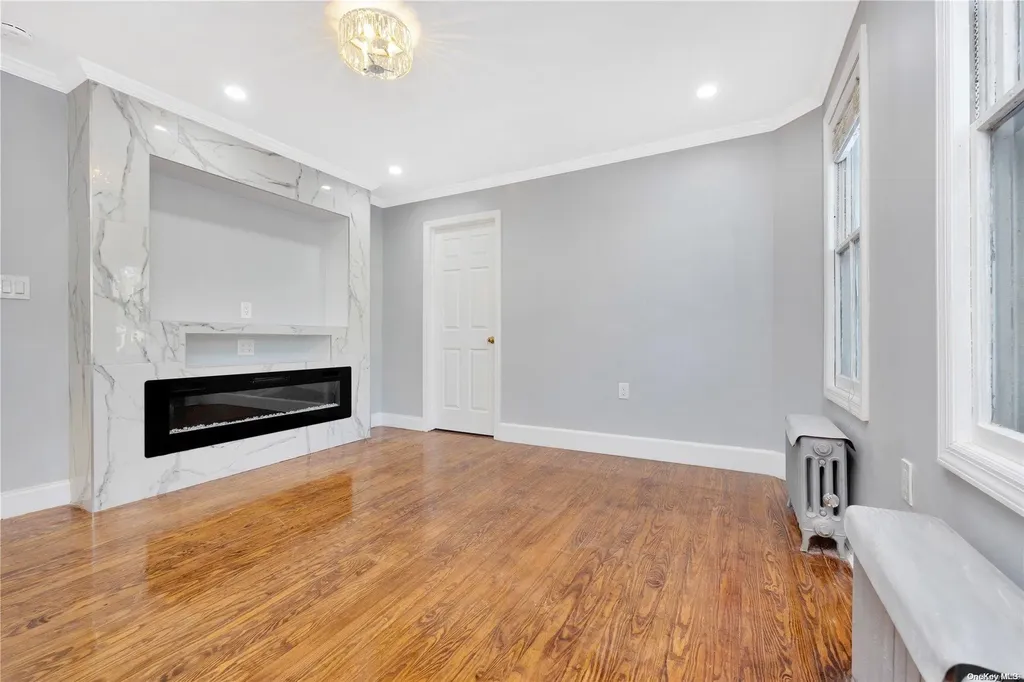 160 Rocklyn Avenue Lynbrook NY 11563