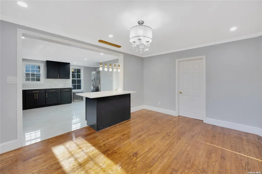 160 Rocklyn Avenue Lynbrook NY 11563