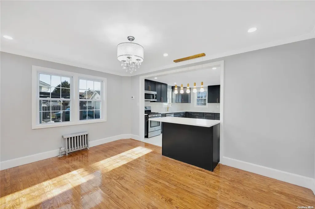 160 Rocklyn Avenue Lynbrook NY 11563