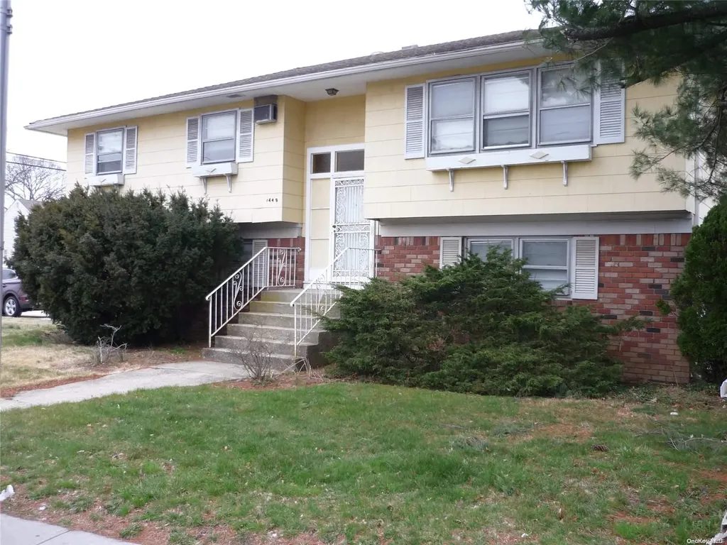 1449 Grand Avenue North Baldwin NY 11510