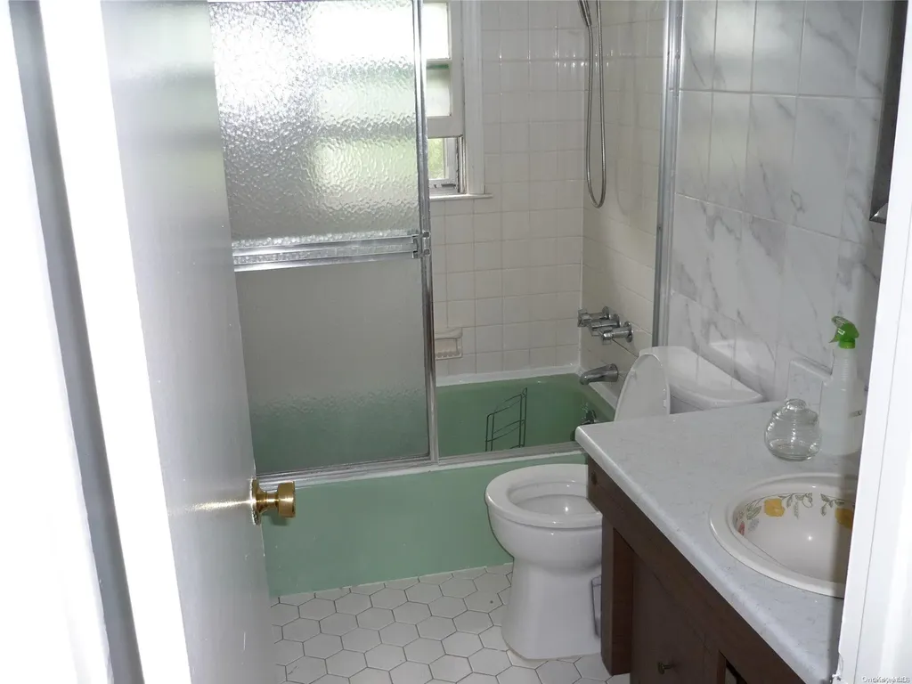 1449 Grand Avenue North Baldwin NY 11510