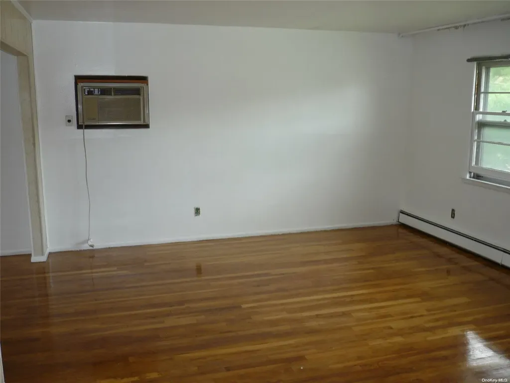 1449 Grand Avenue North Baldwin NY 11510