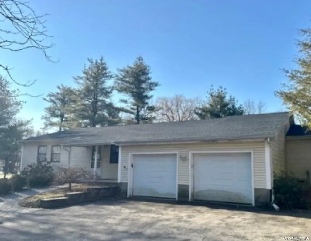 18 Tamidan Road Poughkeepsie NY 12601